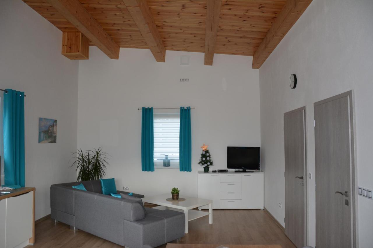 U Evy Apartment *